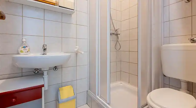 Comfortable and spacious house with terrace and sea view