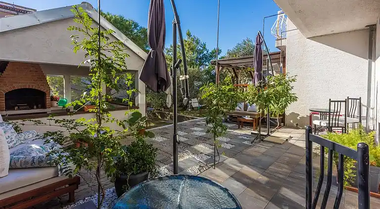 Comfortable and spacious house with terrace and sea view