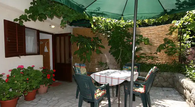 One bedroom apartment with terrace Jadranovo, Crikvenica