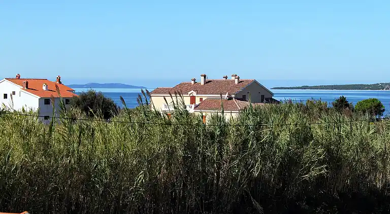 Studio flat with balcony and sea view Privlaka, Zadar