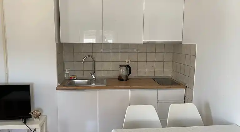 1-Zimmer-Ferienwohnung am Strand Kozino, Zadar (A-5803-c)