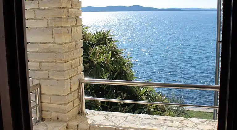 1-Zimmer-Ferienwohnung am Strand Kozino, Zadar (A-5803-c)