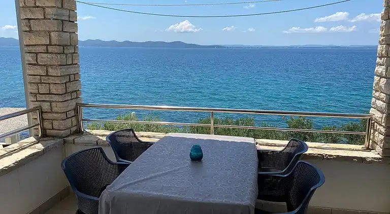 1-Zimmer-Ferienwohnung am Strand Kozino, Zadar (A-5803-c)