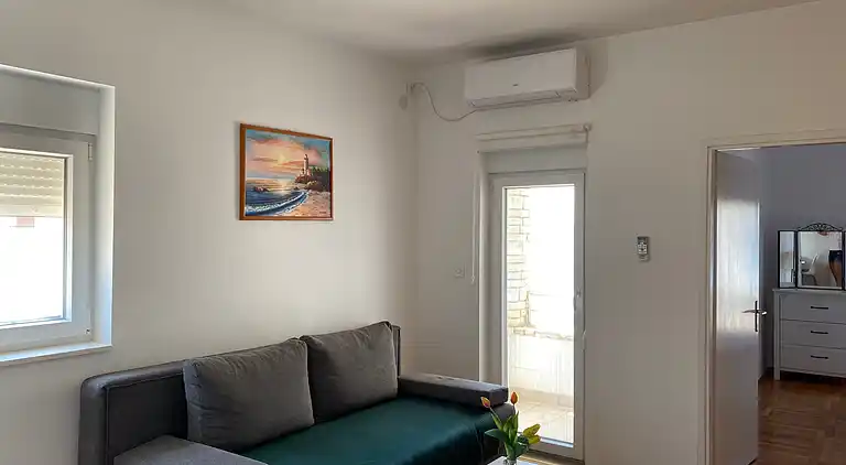 1-Zimmer-Ferienwohnung am Strand Kozino, Zadar (A-5803-c)