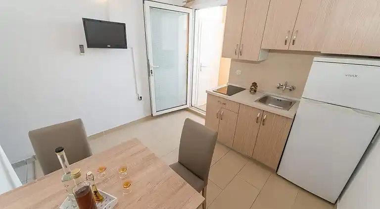 Studio flat with balcony and sea view Privlaka, Zadar