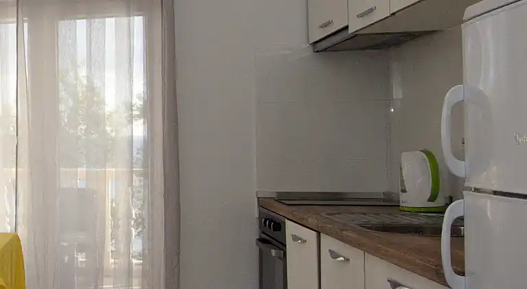 2-Zimmer-Ferienwohnung am Strand Kozino, Zadar (A-5803-d)