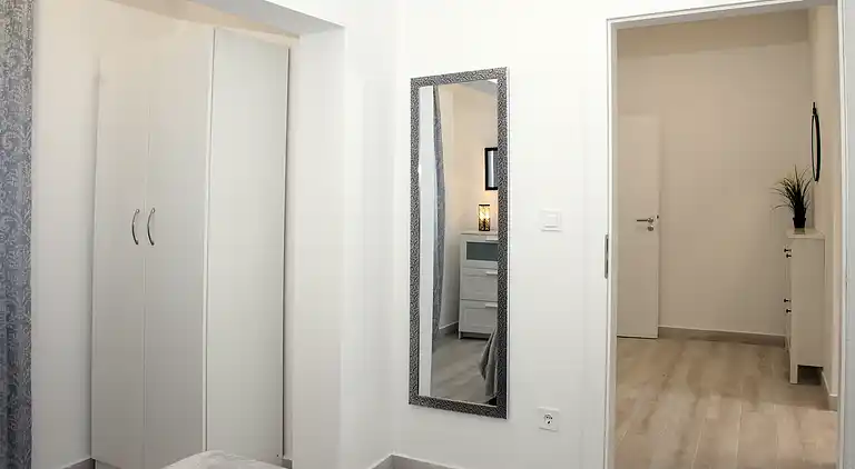 2-Zimmer-Ferienwohnung am Strand Kozino, Zadar (A-5803-d)