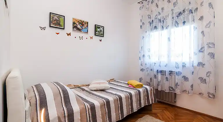 3-Zimmer-Ferienwohnung mit Balkon Privlaka, Zadar (A-5747-d)