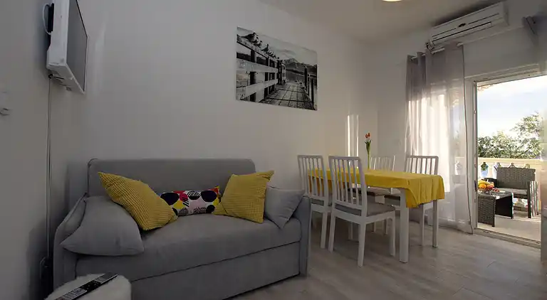 2-Zimmer-Ferienwohnung am Strand Kozino, Zadar (A-5803-d)