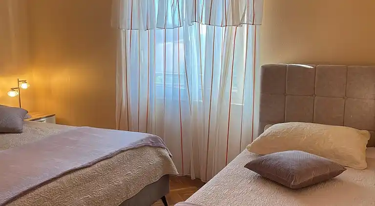 One bedroom apartment with balcony and sea view Bibinje,