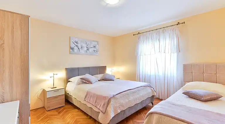 One bedroom apartment with balcony and sea view Bibinje,