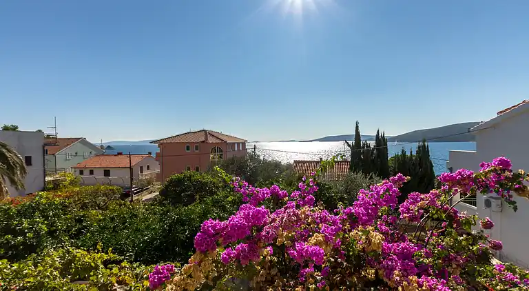 One bedroom apartment near beach Seget Vranjica, Trogir