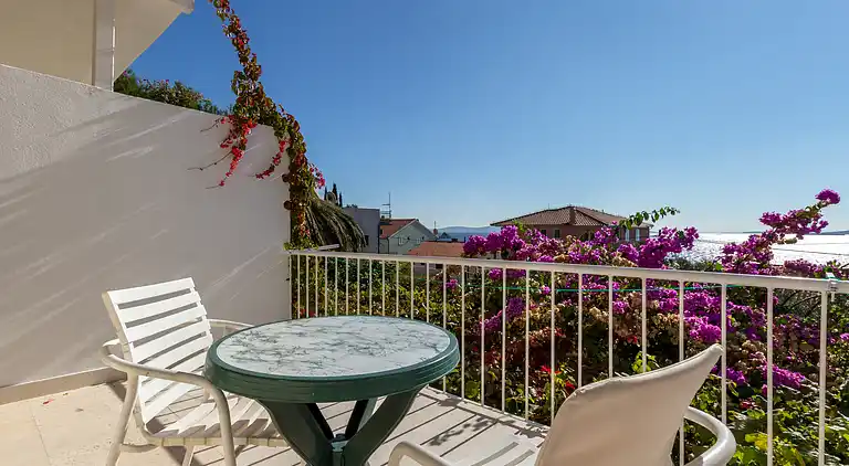 One bedroom apartment near beach Seget Vranjica, Trogir