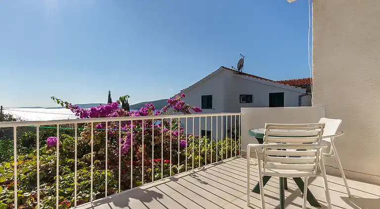 One bedroom apartment near beach Seget Vranjica, Trogir