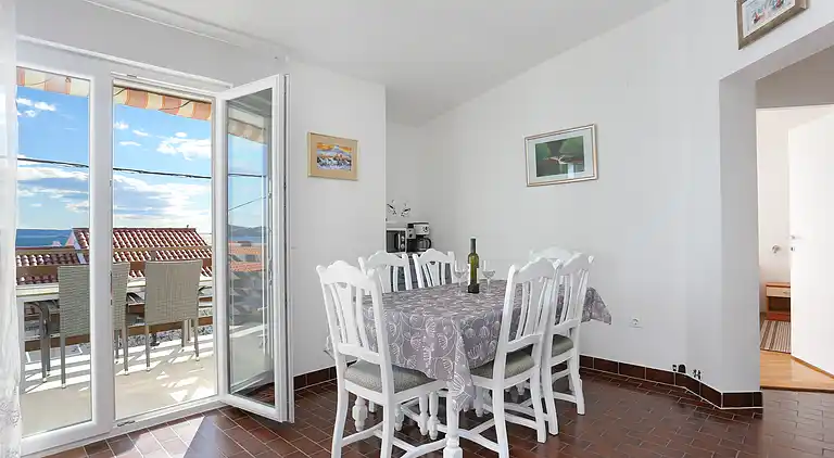Two bedroom apartment near beach Seget Vranjica, Trogir