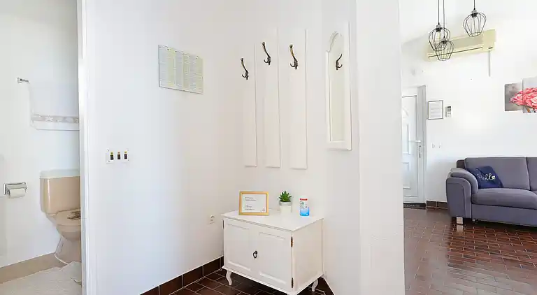 Two bedroom apartment near beach Seget Vranjica, Trogir