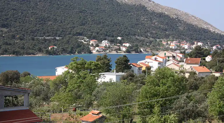 Three bedroom apartment with terrace and sea view