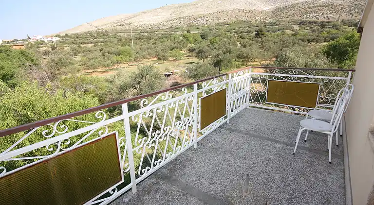 Three bedroom apartment with terrace and sea view