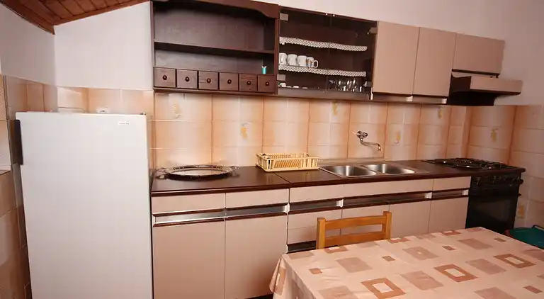 Three bedroom apartment with terrace and sea view