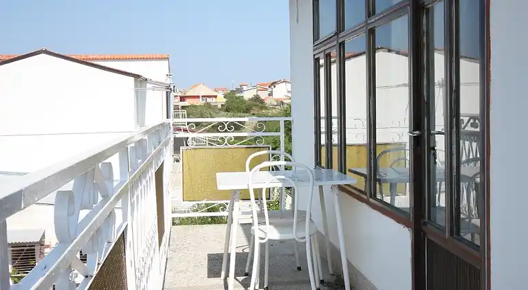 Three bedroom apartment with terrace and sea view