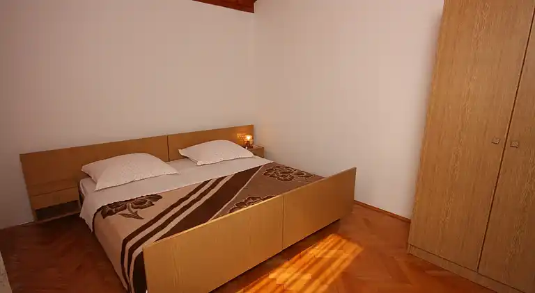 Three bedroom apartment with terrace and sea view