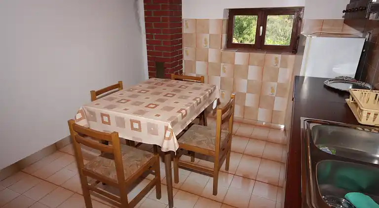 Three bedroom apartment with terrace and sea view