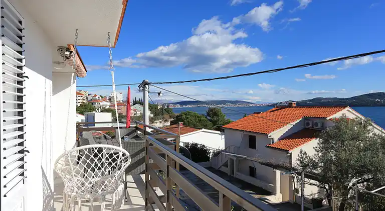 Two bedroom apartment near beach Seget Vranjica, Trogir