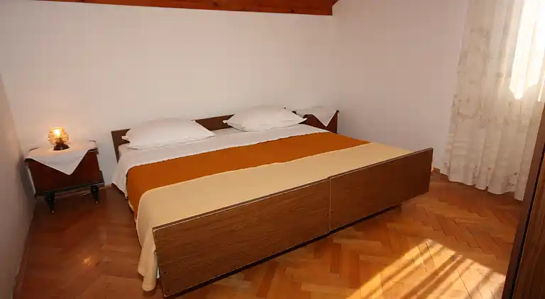 Three bedroom apartment with terrace and sea view