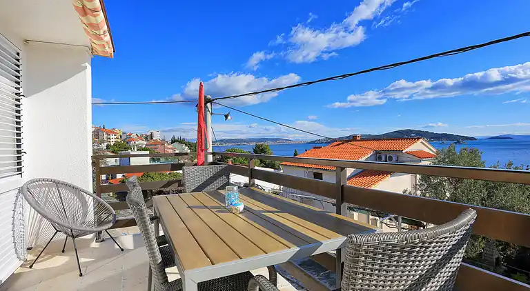 Two bedroom apartment near beach Seget Vranjica, Trogir
