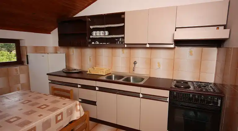 Three bedroom apartment with terrace and sea view