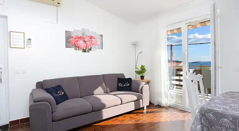 Two bedroom apartment near beach Seget Vranjica, Trogir