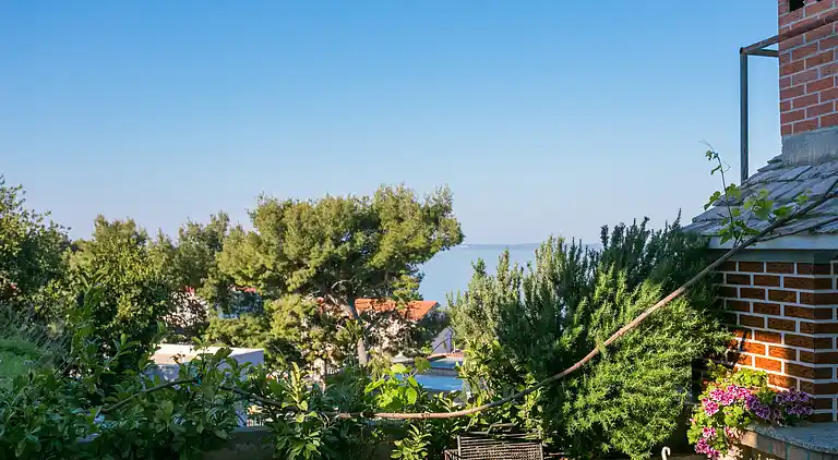 One bedroom apartment with terrace and sea view Podstrana,