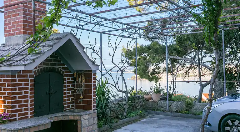 One bedroom apartment with terrace and sea view Podstrana,