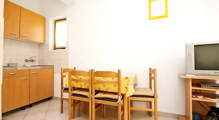 One bedroom apartment with terrace Rovanjska, Paklenica