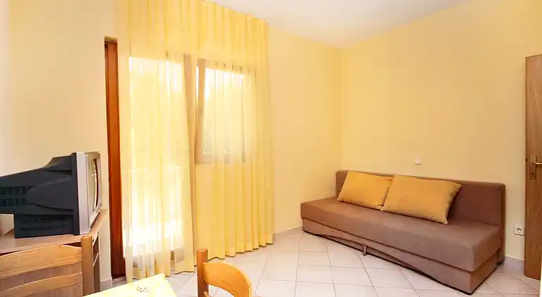 One bedroom apartment with terrace Rovanjska, Paklenica