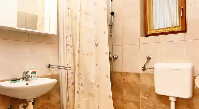 One bedroom apartment with terrace Rovanjska, Paklenica