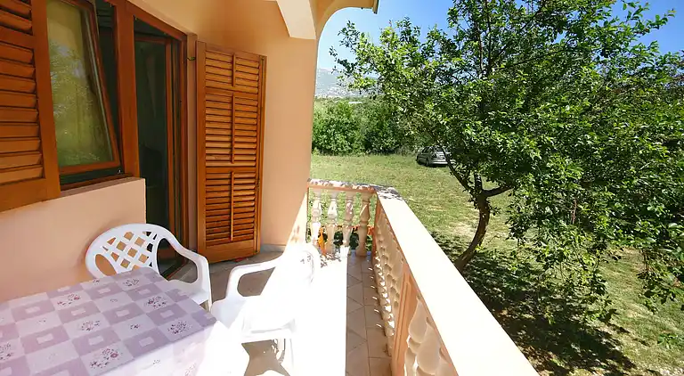 One bedroom apartment with terrace Rovanjska, Paklenica