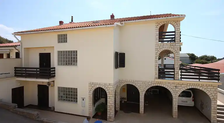 One bedroom apartment near beach Cove Mulobedanj, Pag