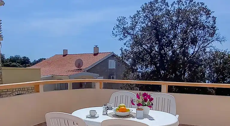 One bedroom apartment near beach Cove Mulobedanj, Pag