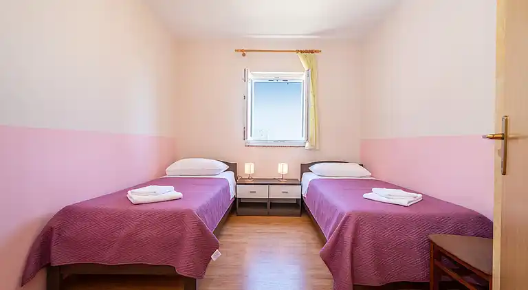 Two bedroom apartment with terrace and sea view Posedarje,