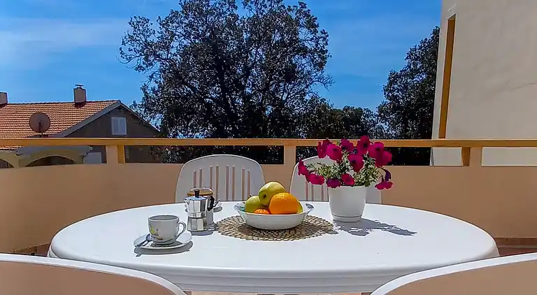 One bedroom apartment near beach Cove Mulobedanj, Pag