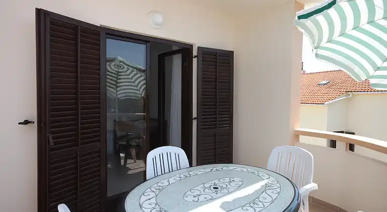Two bedroom apartment near beach Cove Mulobedanj, Pag