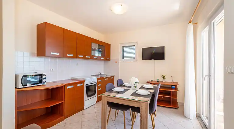 Two bedroom apartment with terrace and sea view Posedarje,