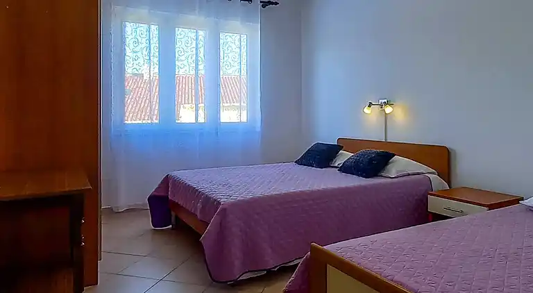 Two bedroom apartment near beach Cove Mulobedanj, Pag