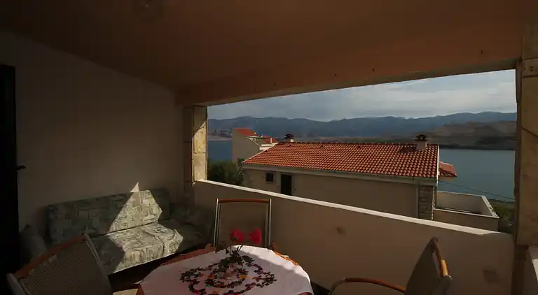 Studio Appartement mit Terrasse und Meerblick Pag