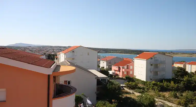 Three bedroom apartment with terrace and sea view Novalja,