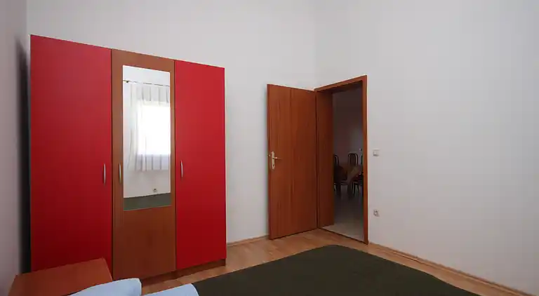 Three bedroom apartment with terrace and sea view Novalja,