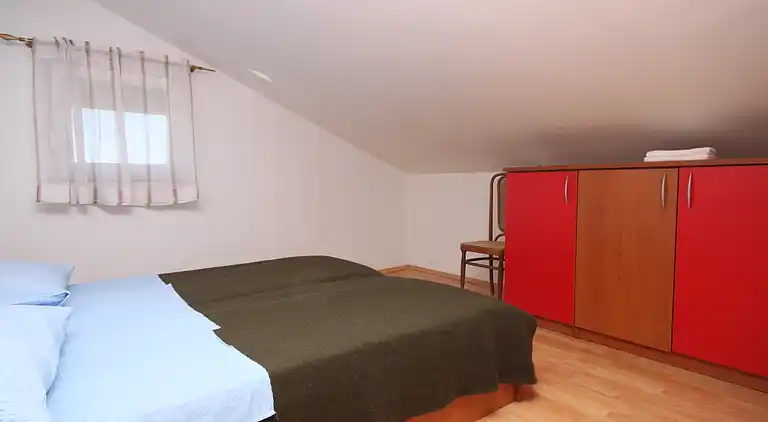 Three bedroom apartment with terrace and sea view Novalja,