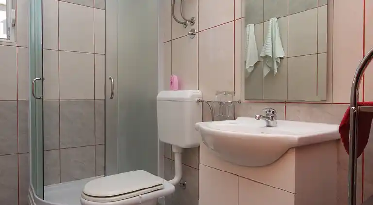 Three bedroom apartment with terrace and sea view Novalja,