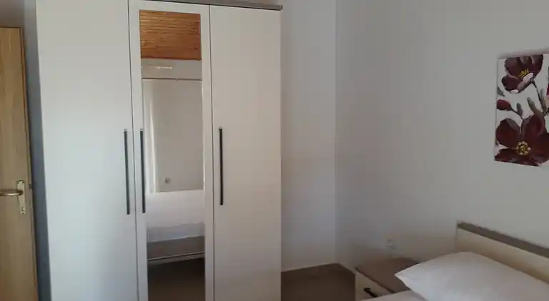 One bedroom apartment near beach Stara Novalja, Pag